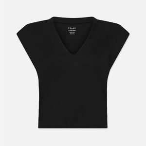 FRAME Le High Rise V Neck Tee in Noir